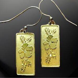 LAM Gold Dangle Hibiscus Hawaii Flower Design Earrings